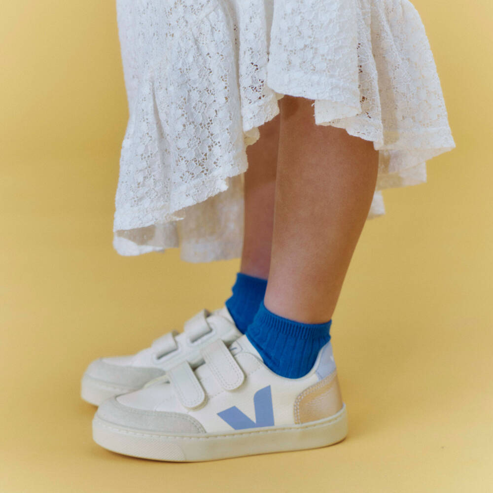 VEJA-Girls White, Gold & Blue V-12 Leather Trainers | Childrensalon