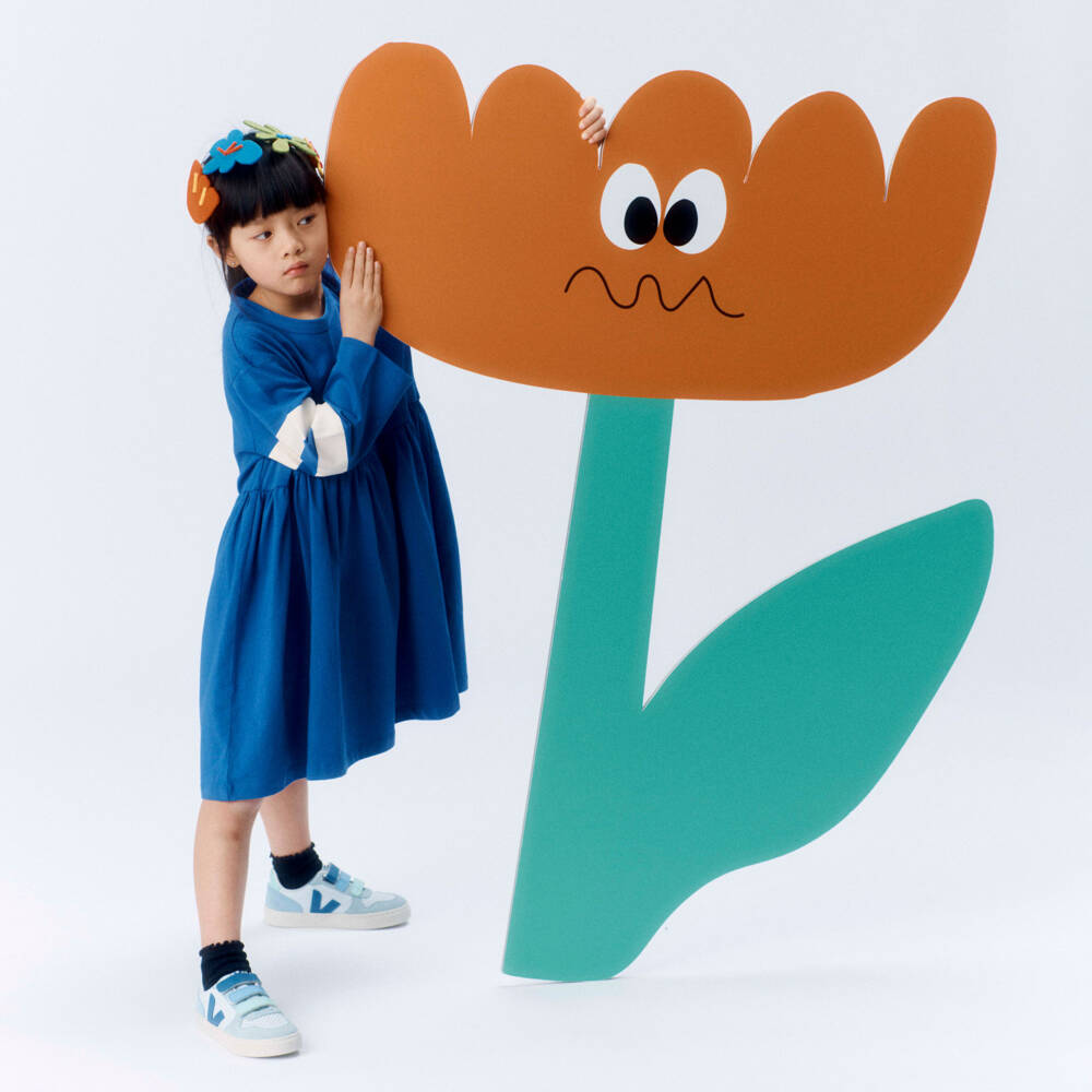 VEJA-Ice Blue & Indigo Blue Leather V-10 Trainers | Childrensalon