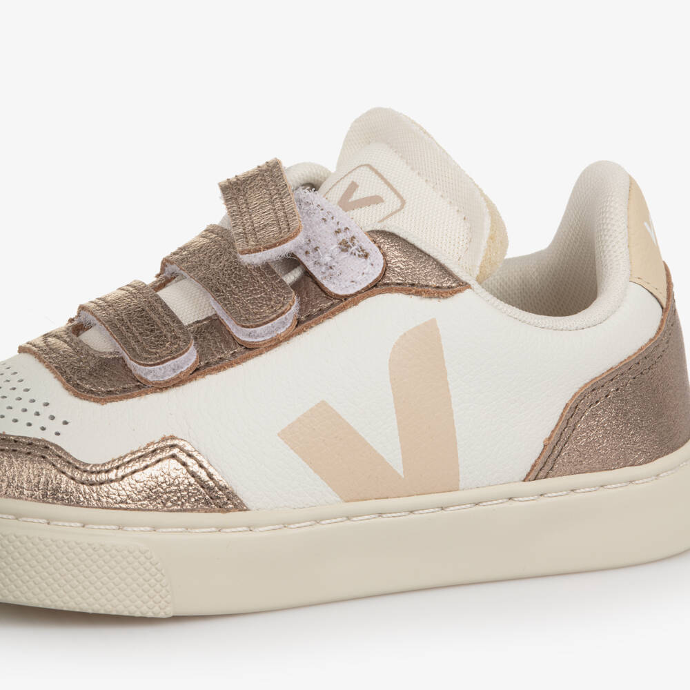 VEJA-White & Sable Bronze V-90 Leather Velcro Trainers | Childrensalon