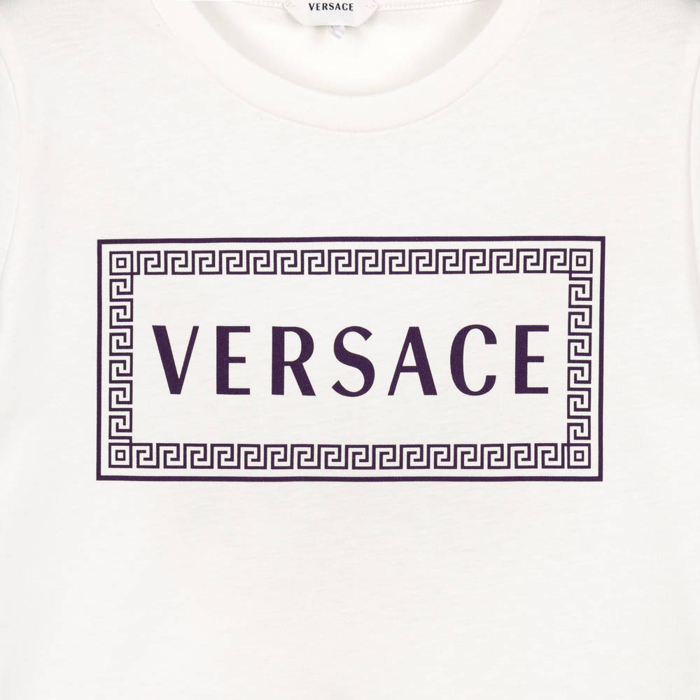 Versace-تيشيرت بطبعة شعار الماركة لون أبيض للأولاد | Childrensalon