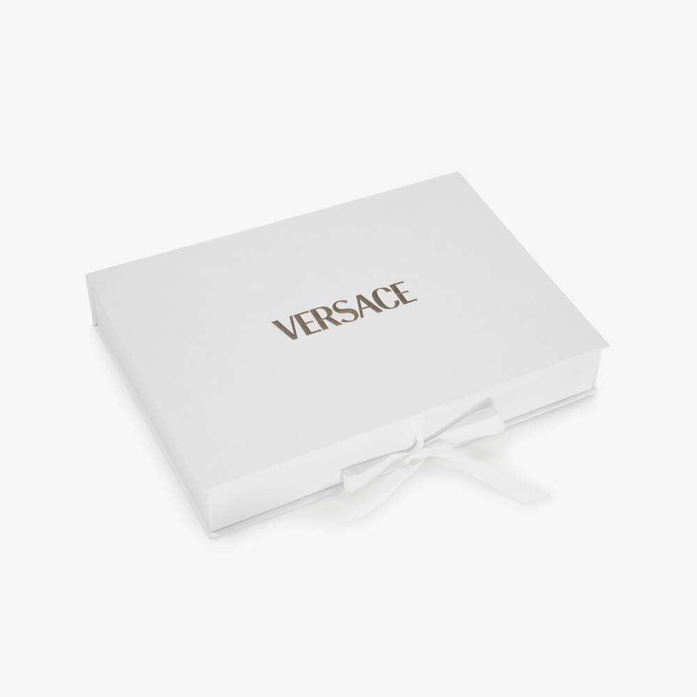 Versace-Комплект с комбинезоном кремово-бежевый хлопковый Whisper Barocco для малышей | Childrensalon