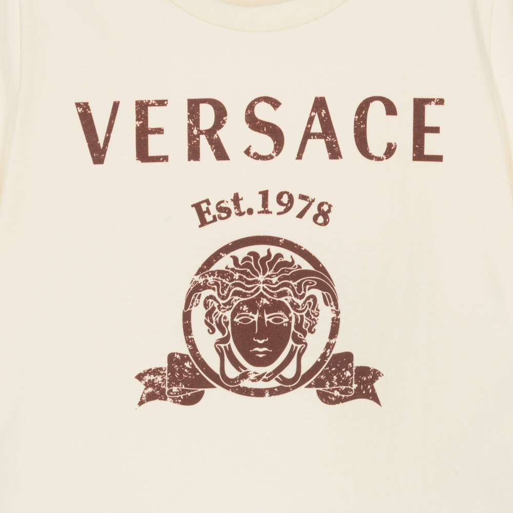 Versace-تيشيرت بطبعة فارسيتي قطن لون عاجي | Childrensalon
