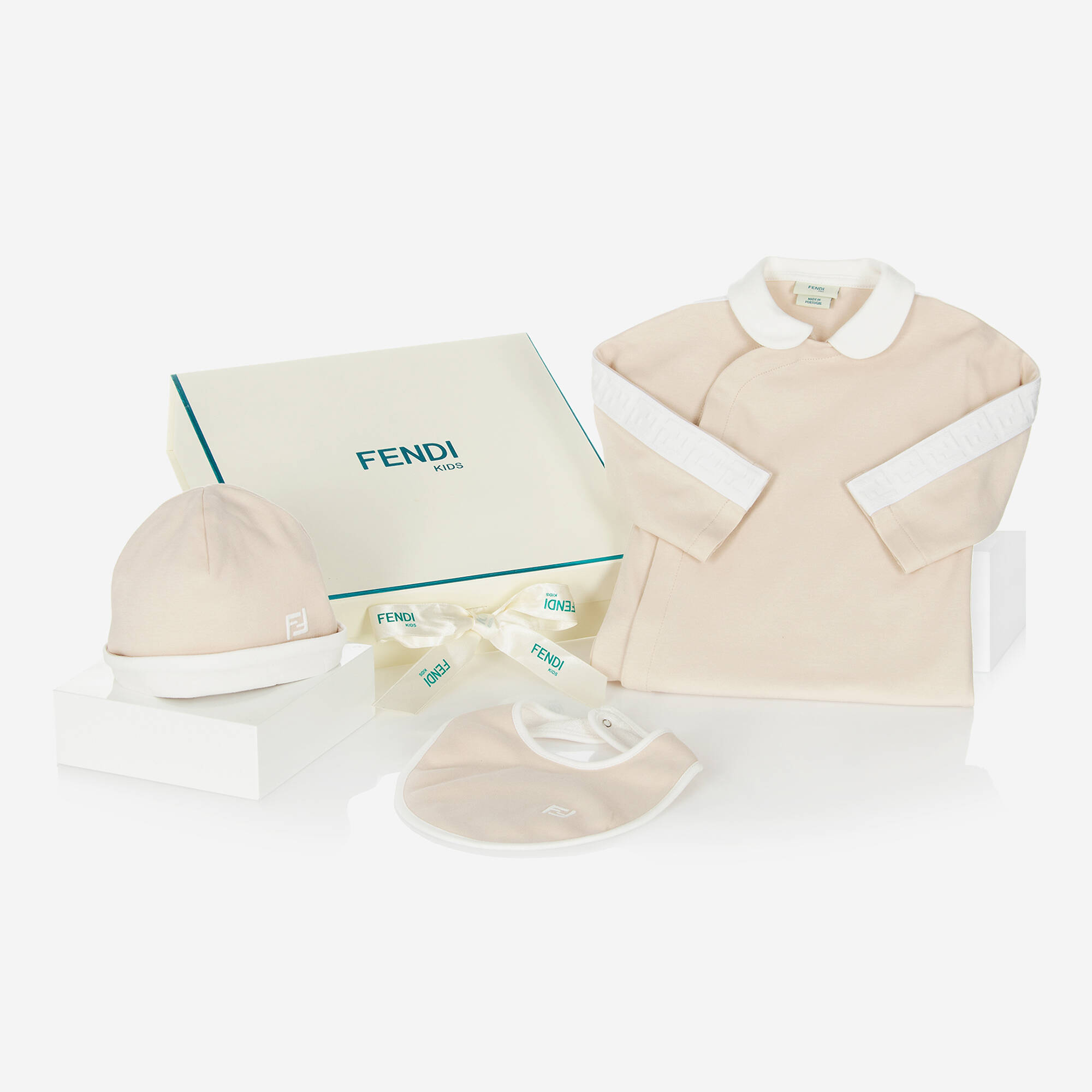 FENDI フェンディ　ベビー　セットアップ　12M FENDI（フェンディ） FENDI KIDS キッズ ベビー ギフトセット BUK096