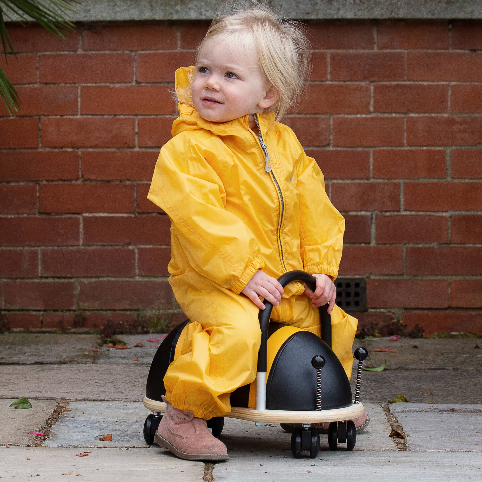 Wheely Bug - Black & Yellow Bee Ride-On Toy | Childrensalon