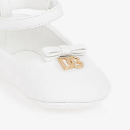 Dolce & Gabbana-حذاء لمرحلة قبل المشي DG جلد لون أبيض للمولودات | Childrensalon