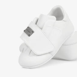 Dolce & Gabbana-White Leather Pre-Walker Shoes with Logo Plaque | Childrensalon