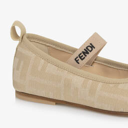 Fendi-حذاء باليرينا بشعار FF لون بيج | Childrensalon
