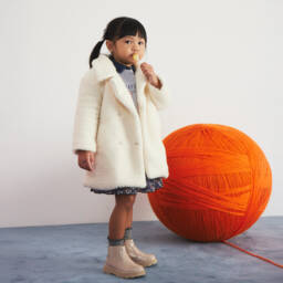 Guess-Пальто двубортное кремовое из плюшевого флиса для девочек | Childrensalon