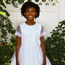 Sarah Louise-فستان أورغانزا مزين بدانتيل لون أبيض | Childrensalon