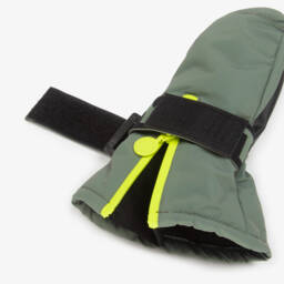 Stella McCartney Kids-Лыжные варежки зеленые хаки с логотипом на ремешках для мальчиков | Childrensalon