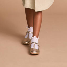 Story Loris-Girls White & Ivory Ruffle Socks | Childrensalon