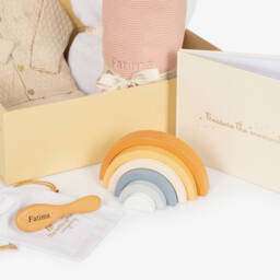 The Baby Gifting Company-سلة هامبر مخصصة لون زهري للبنات الرضع | Childrensalon