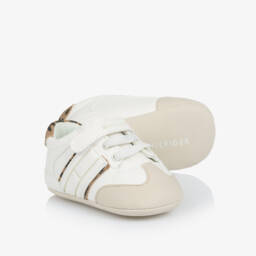 Tommy Hilfiger-Baby Girls White Faux Leather Pre-Walker Trainers | Childrensalon