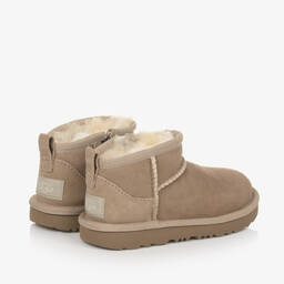 UGG-بوت جلد شامواه لون بيج | Childrensalon