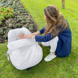 Uzturre-White Car Seat Baby Nest (75cm) | Childrensalon