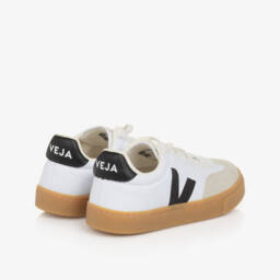 VEJA-حذاء رياضي سهل الارتداء كانفاس لون أبيض | Childrensalon